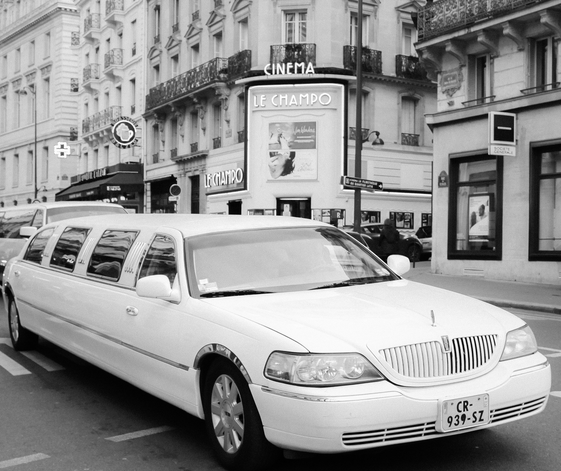 The Ultimate Luxury Travel Experience: Why Limousine Transfers Are Worth Every Penny